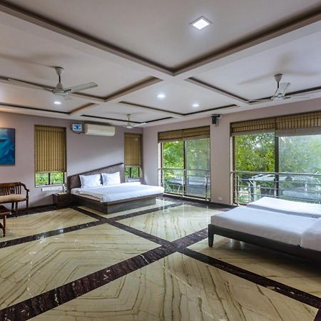 Saffronstays Aura, Alibaug - Luxury Pool Villa With A Game Room And Spacious Lawn Alibág Kültér fotó