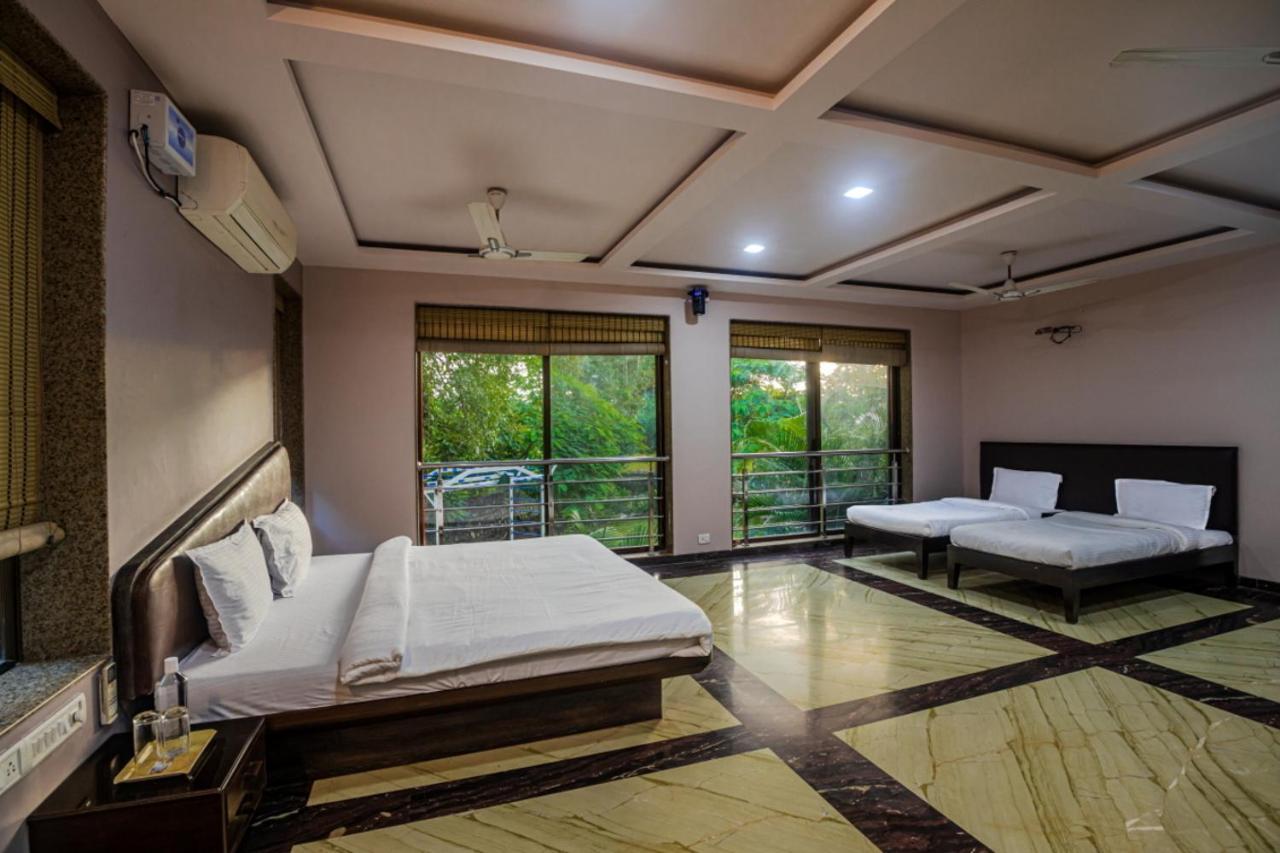 Saffronstays Aura, Alibaug - Luxury Pool Villa With A Game Room And Spacious Lawn Alibág Kültér fotó