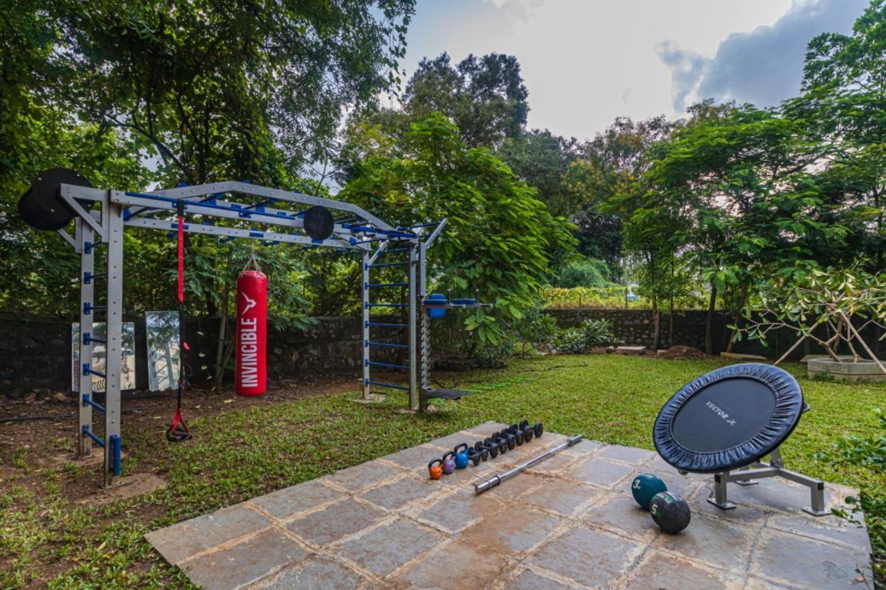 Saffronstays Aura, Alibaug - Luxury Pool Villa With A Game Room And Spacious Lawn Alibág Kültér fotó