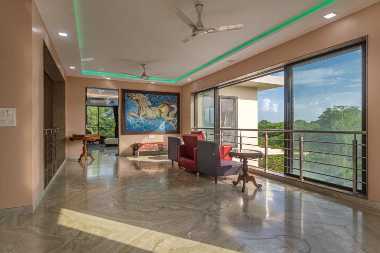 Saffronstays Aura, Alibaug - Luxury Pool Villa With A Game Room And Spacious Lawn Alibág Kültér fotó