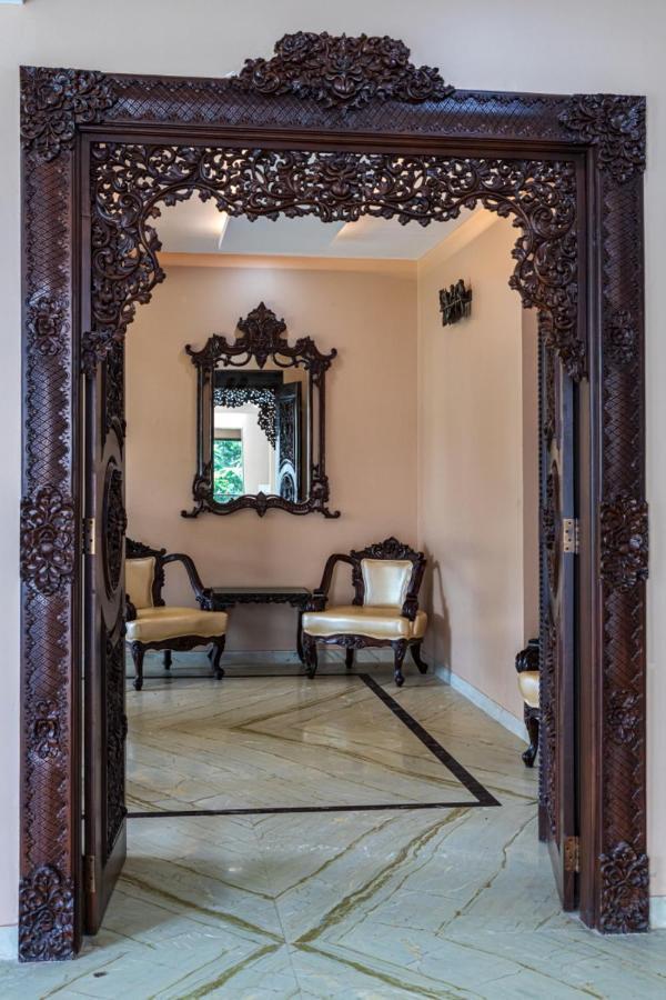 Saffronstays Aura, Alibaug - Luxury Pool Villa With A Game Room And Spacious Lawn Alibág Kültér fotó